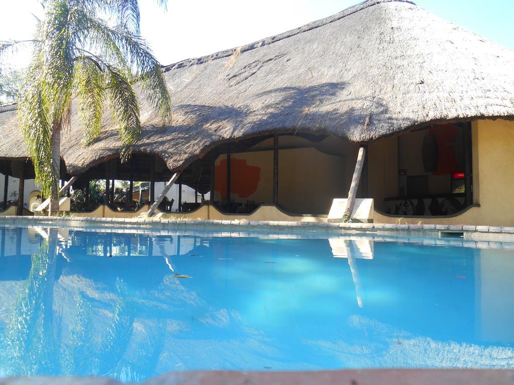 Victoria Falls Budget Hotel Exterior photo